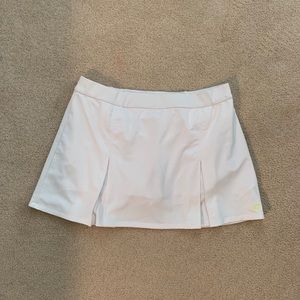 White vineyard vines tennis skirt